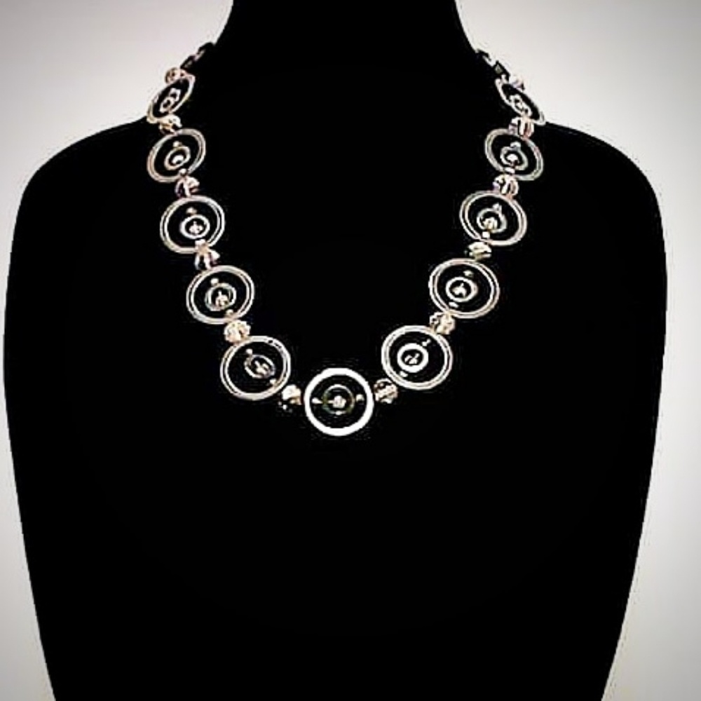 NECKLACE - Picture 2 of 2